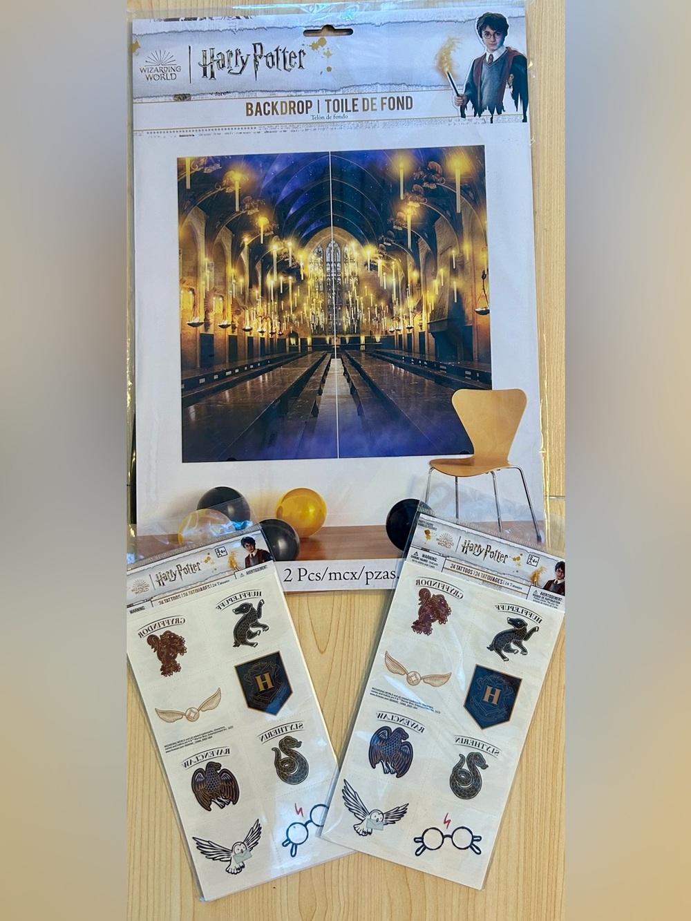 Warner Bros. Hogwarts Great Hall Wall Backdrop - Blue & Gold with Tattoos